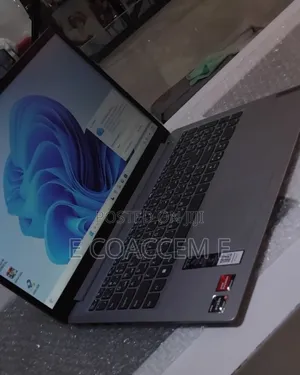 New Laptop Lenovo 8GB AMD Ryzen 5 SSD 512GB