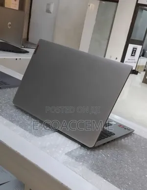 New Laptop Lenovo 8GB AMD Ryzen 5 SSD 512GB