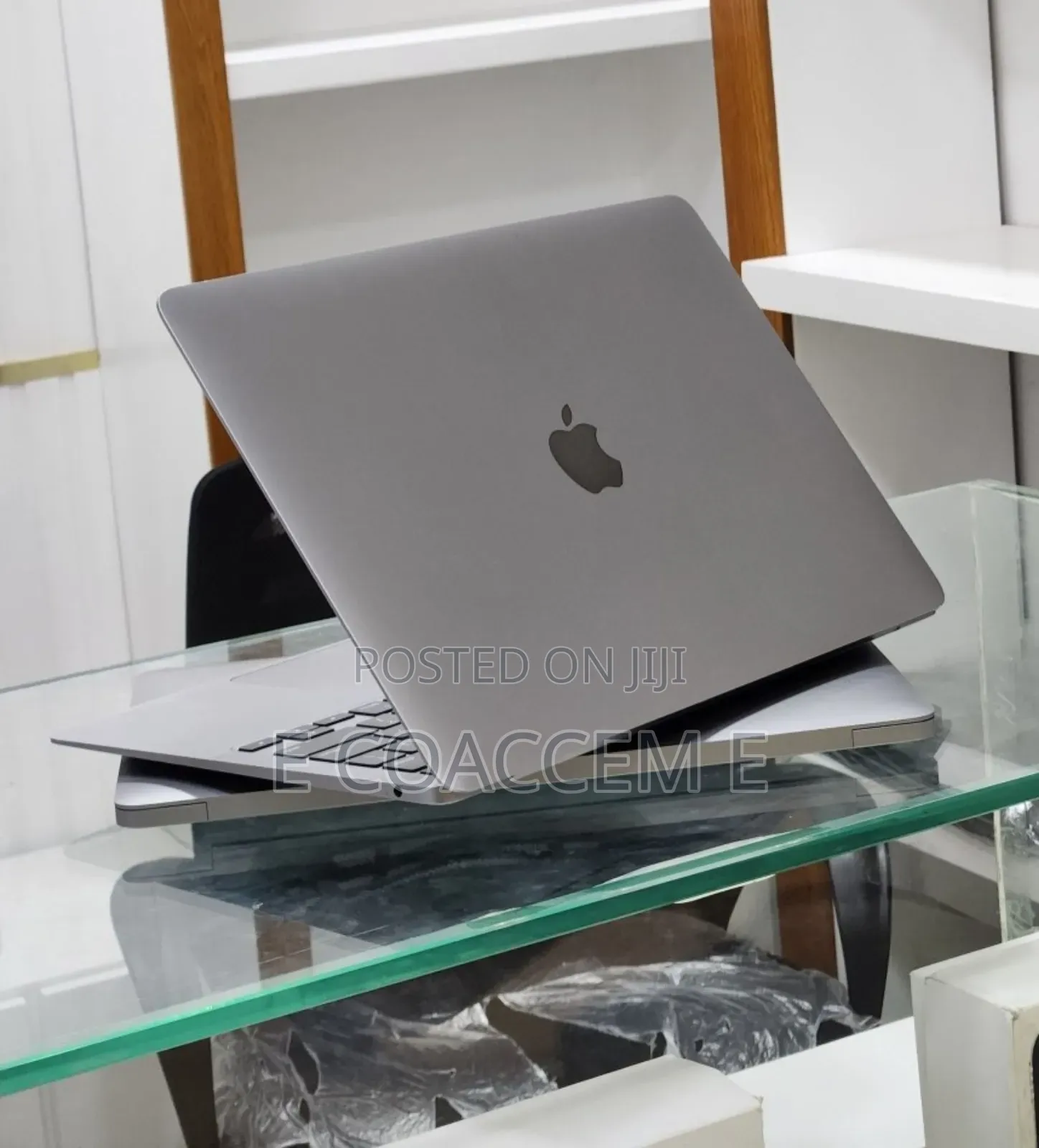 New Laptop Apple MacBook 8GB Apple M1 SSD 256GB