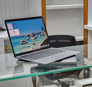 New Laptop Apple MacBook 8GB Apple M1 SSD 256GB