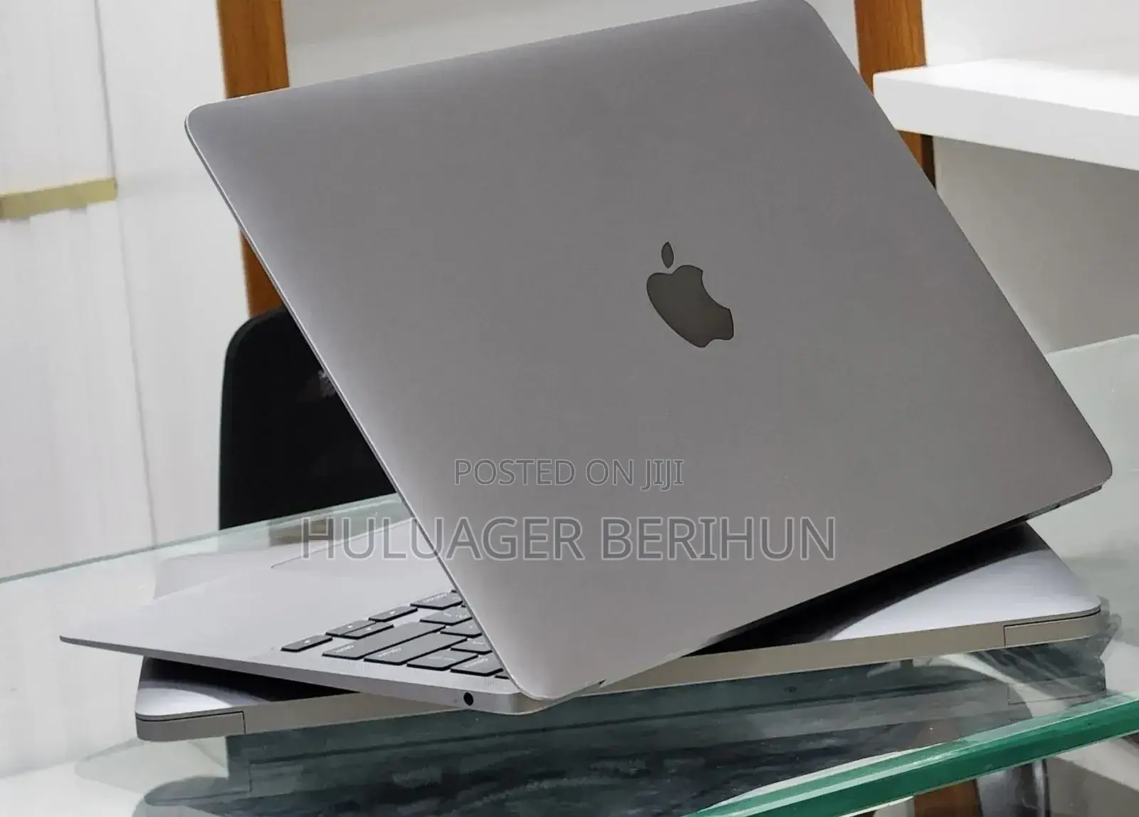 New Laptop Apple MacBook Air 2020 M1 8GB Apple M1 SSD 256GB