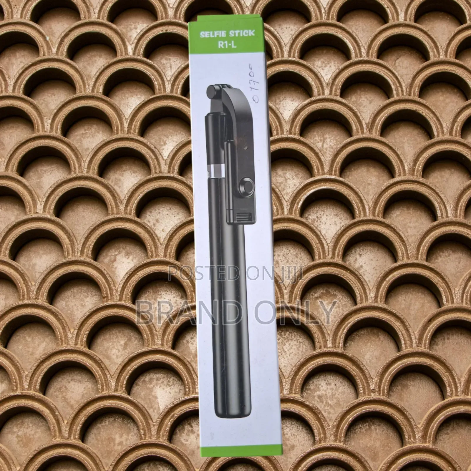 R1-L Pocket-Sized Wireless Tripod