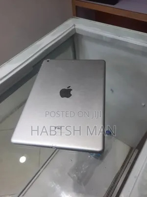 New Apple iPad Air 64 GB Silver