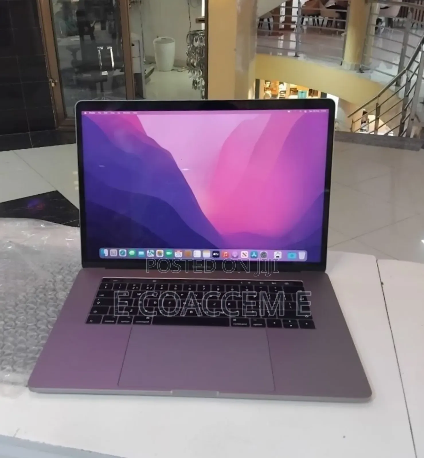 New Laptop Apple MacBook 16GB Intel Core i7 SSD 512GB
