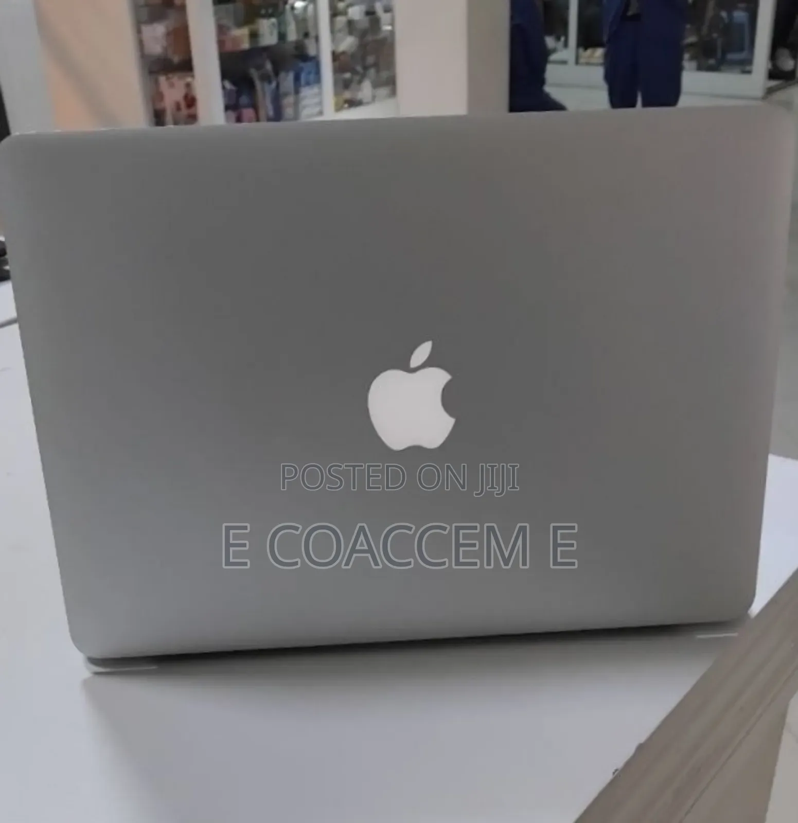 New Laptop Apple MacBook 4GB Intel Core i5 SSD 256GB