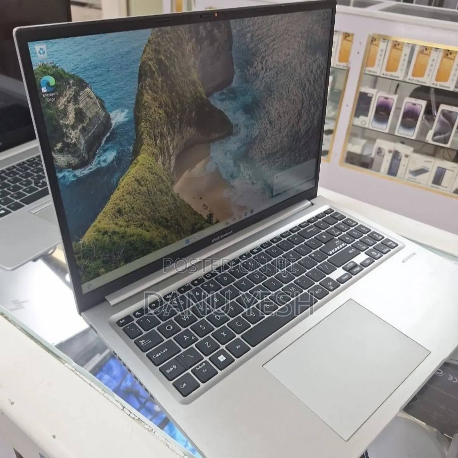 New Laptop Asus VivoBook 15 X505BA 8GB Intel Core i3 SSD 256GB