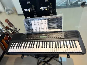 Yamaha PSR E273 Piano Keyboard