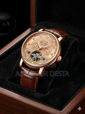 Tevise Automatic Mechanical Watch Features a Leather Strap