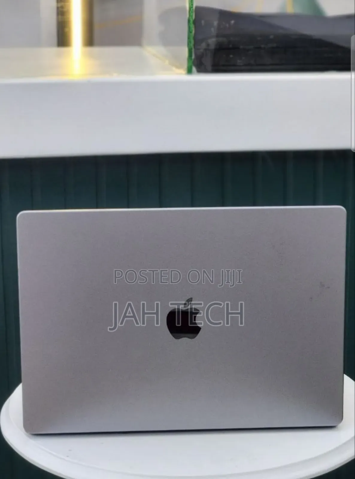New Laptop Apple MacBook Pro M1 16GB Apple M1 Pro SSD 512GB