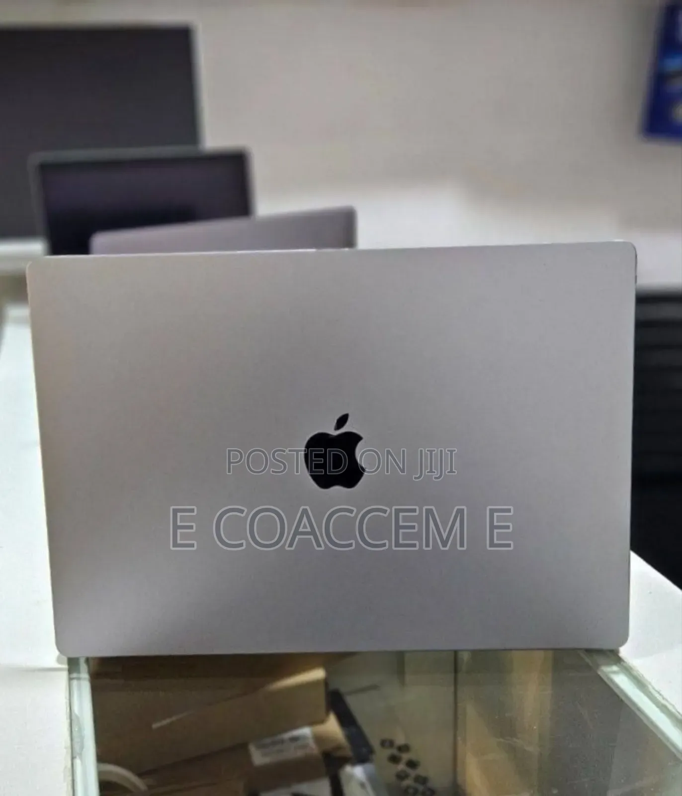 New Laptop Apple MacBook 32GB SSD 1T