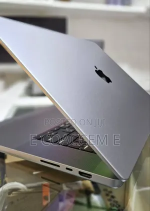 New Laptop Apple MacBook 32GB SSD 1T