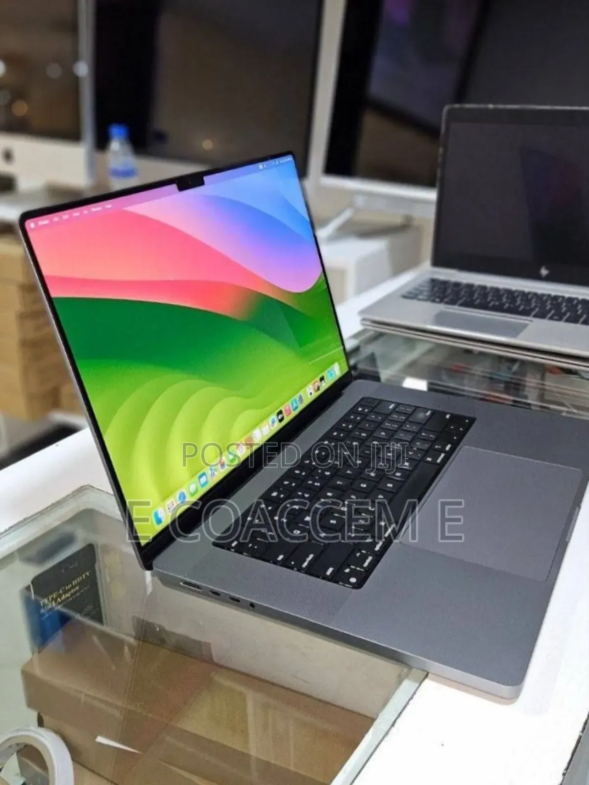 New Laptop Apple MacBook 32GB SSD 1T