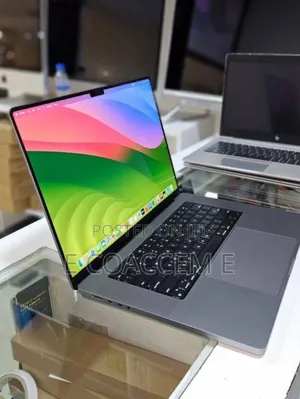 New Laptop Apple MacBook 32GB SSD 1T