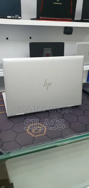 New Laptop HP EliteBook 830 G8 16GB Intel Core i5 SSD 512GB