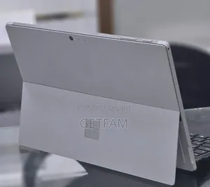 New Laptop Microsoft Surface 8GB Intel Core i5 SSD 256GB
