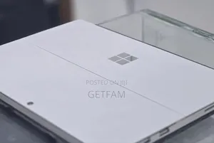 New Laptop Microsoft Surface 8GB Intel Core i5 SSD 256GB