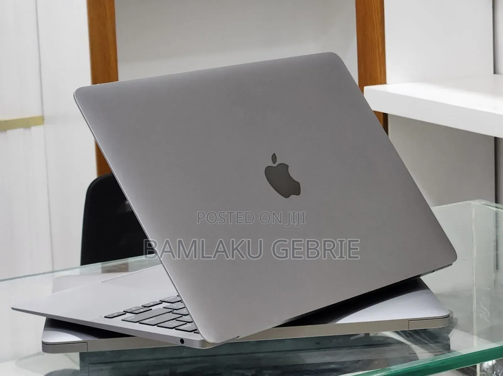 New Laptop Apple MacBook Air 2020 M1 8GB Apple M1 SSD 256GB