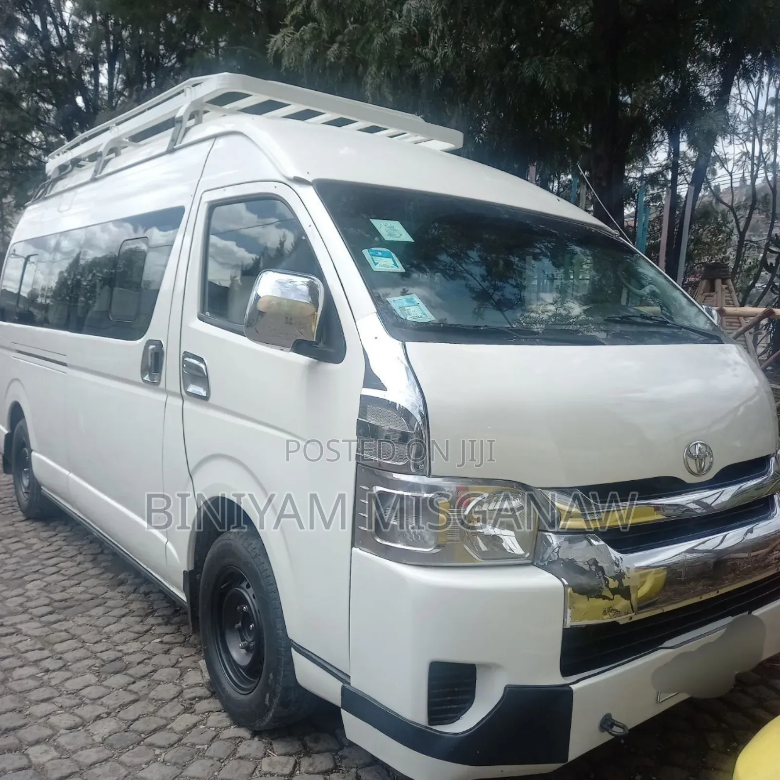 Toyota HiAce 2016 White