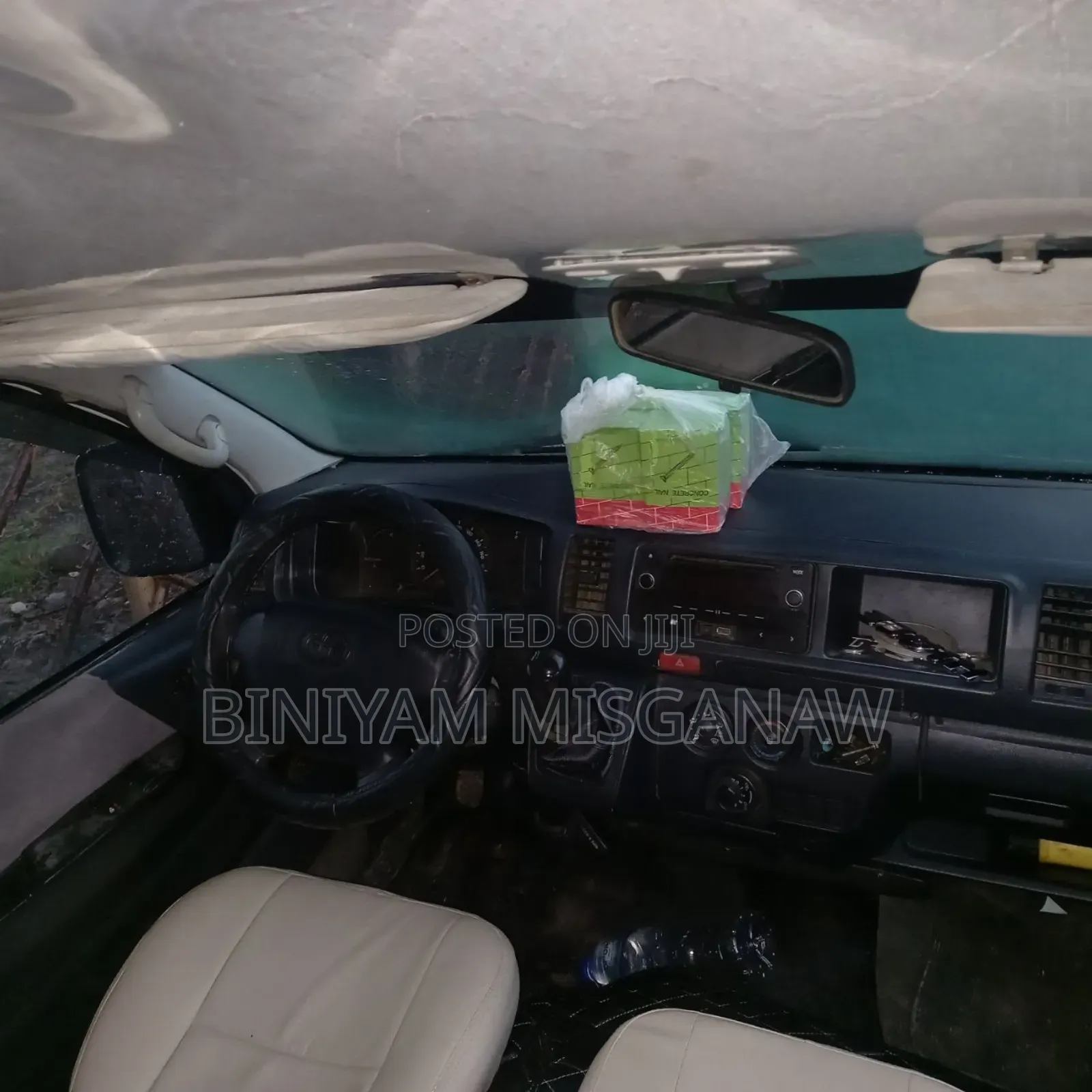 Toyota HiAce 2016 White