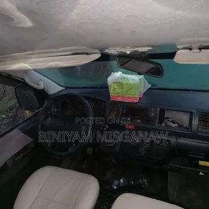 Toyota HiAce 2016 White