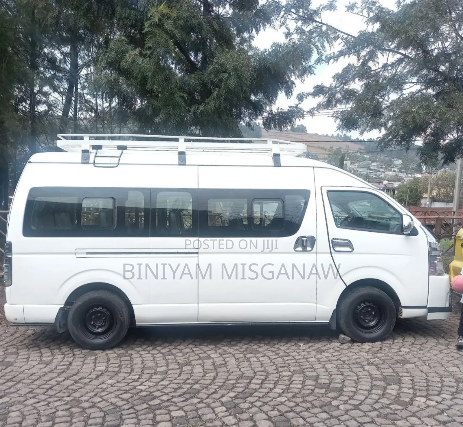 Toyota HiAce 2016 White