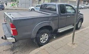 Toyota Hilux 2013 Gray
