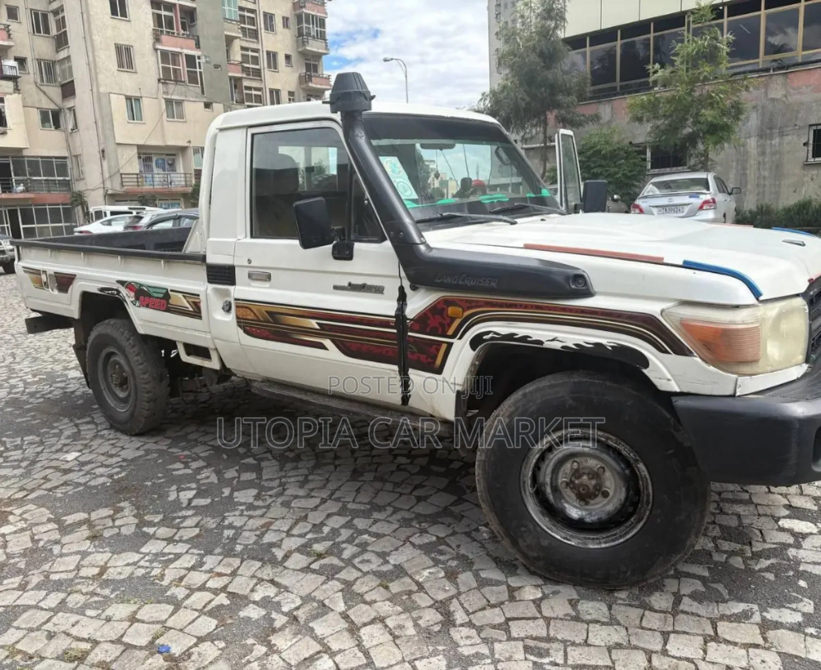 Toyota Land Cruiser 2012 White