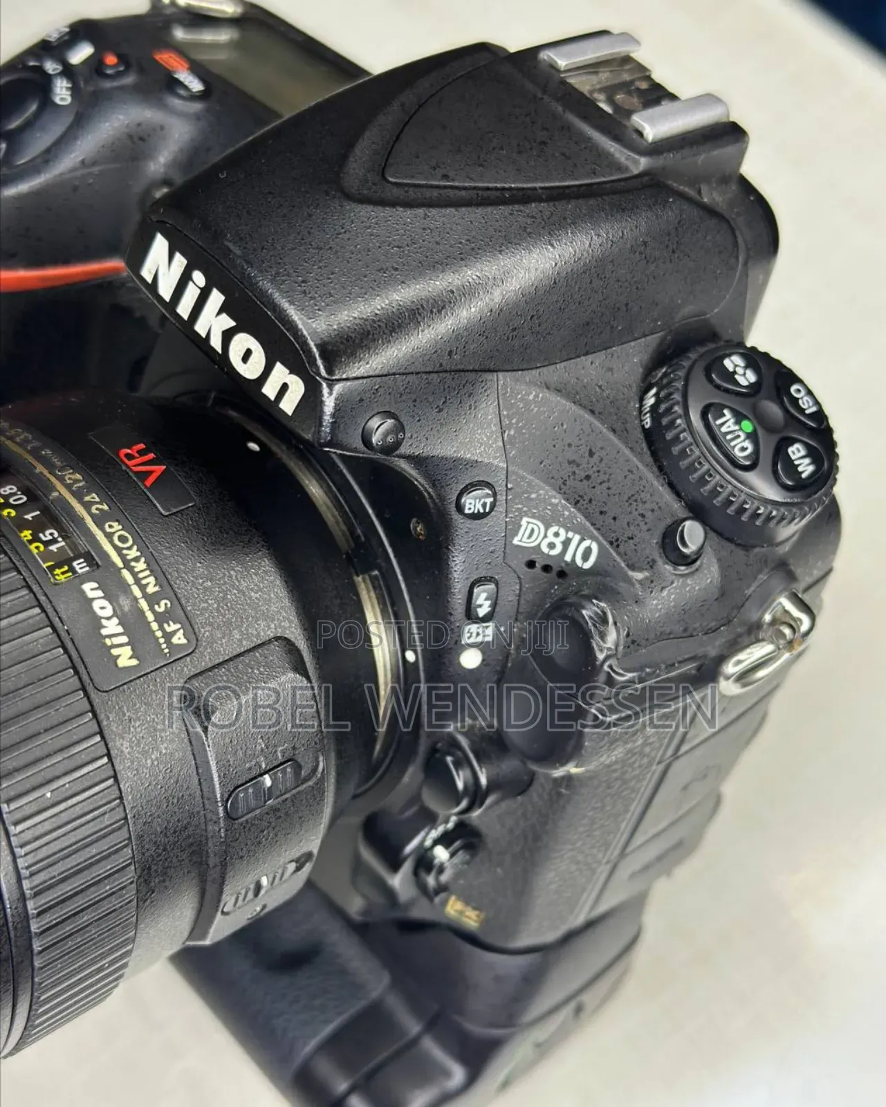 Nikon D810 Camera 24-120mm Lens 2 Batteries Battery Grip .
