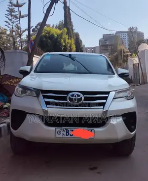 Toyota Fortuner 2018 White