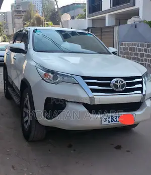 Toyota Fortuner 2018 White