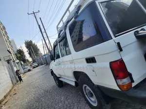 Toyota Land Cruiser 2014 White