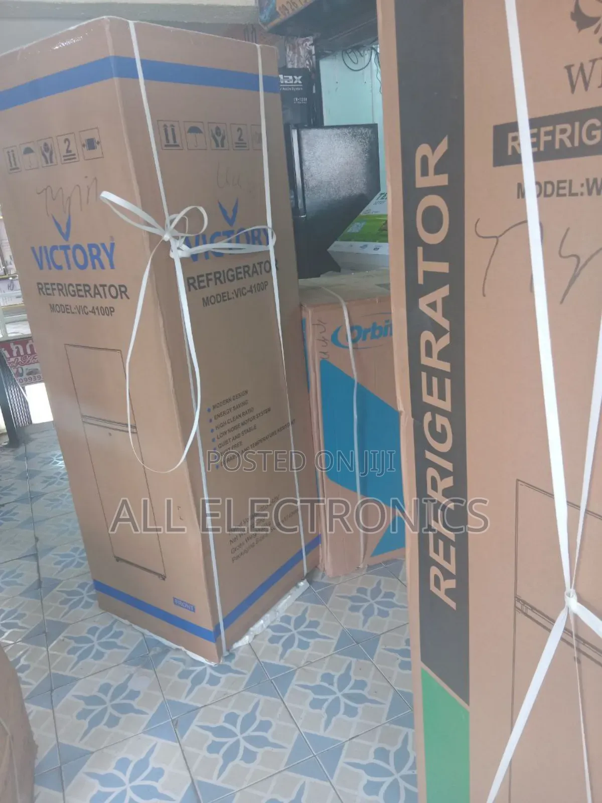 Victory 410'model Refrigerator