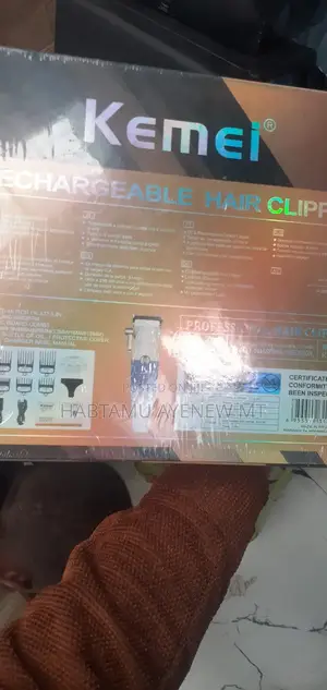 10 W Kemei Hair Clipper Trimmer ኬሚ የፀጉር ማስተካከያ ትልቅ ሀይል