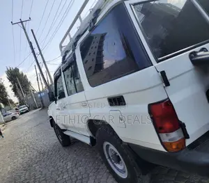Toyota Land Cruiser 2014 White