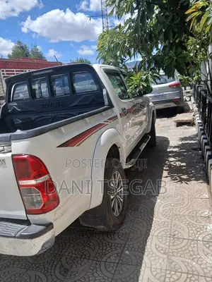 Hilux 2014 for Rent