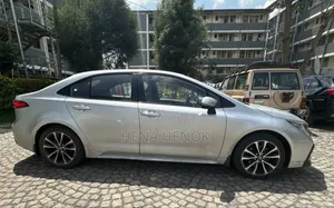 Toyota Corolla 2022 Silver
