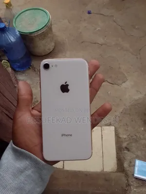 Apple iPhone 8 64 GB Gold