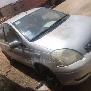 Toyota Vitz 2001 Gray