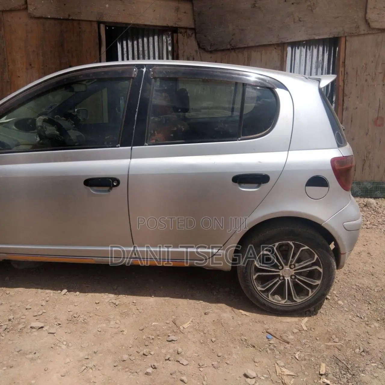 Toyota Vitz 2001 Gray