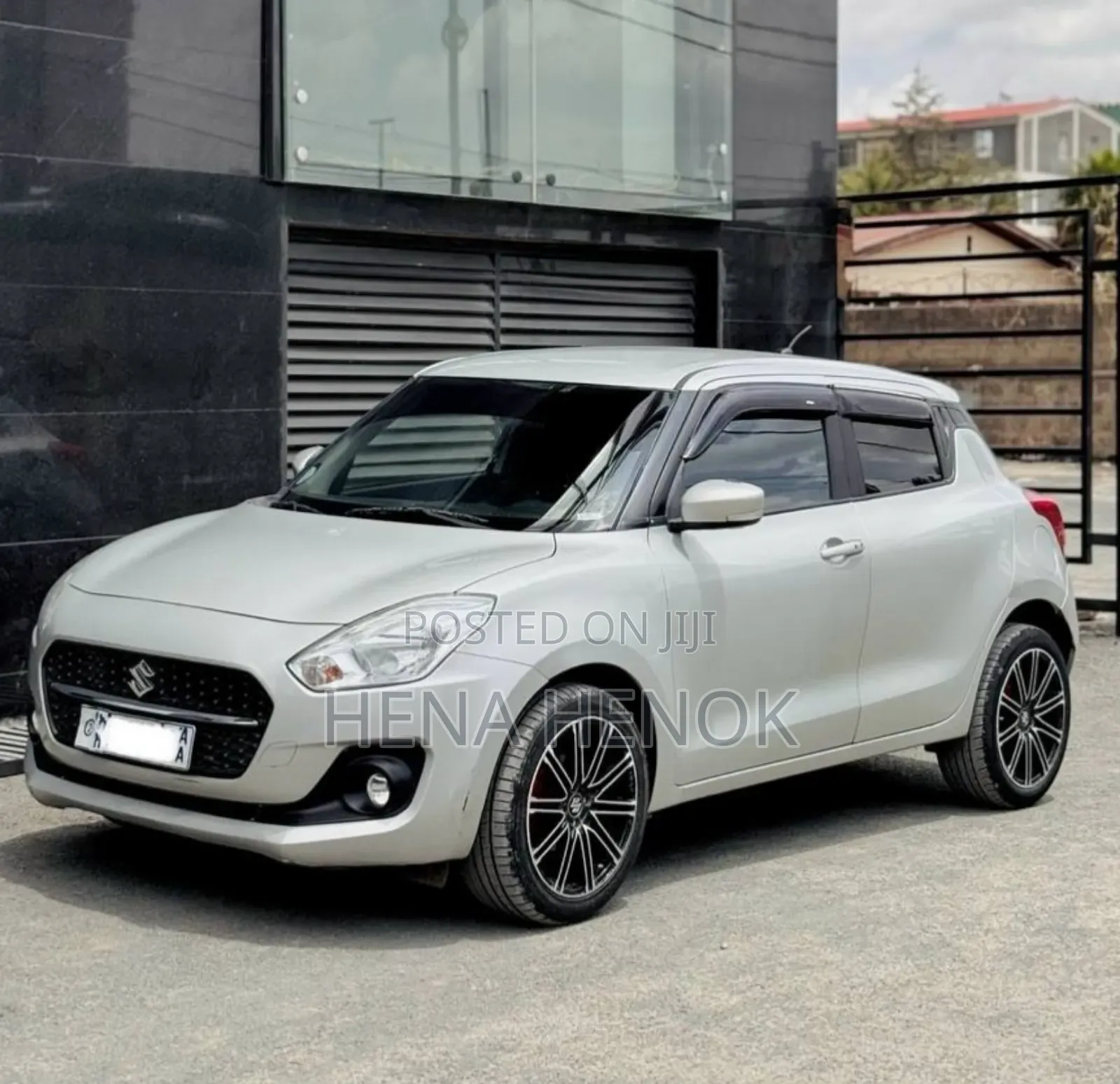Suzuki Swift 2021 Silver