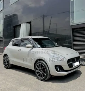 Suzuki Swift 2021 Silver