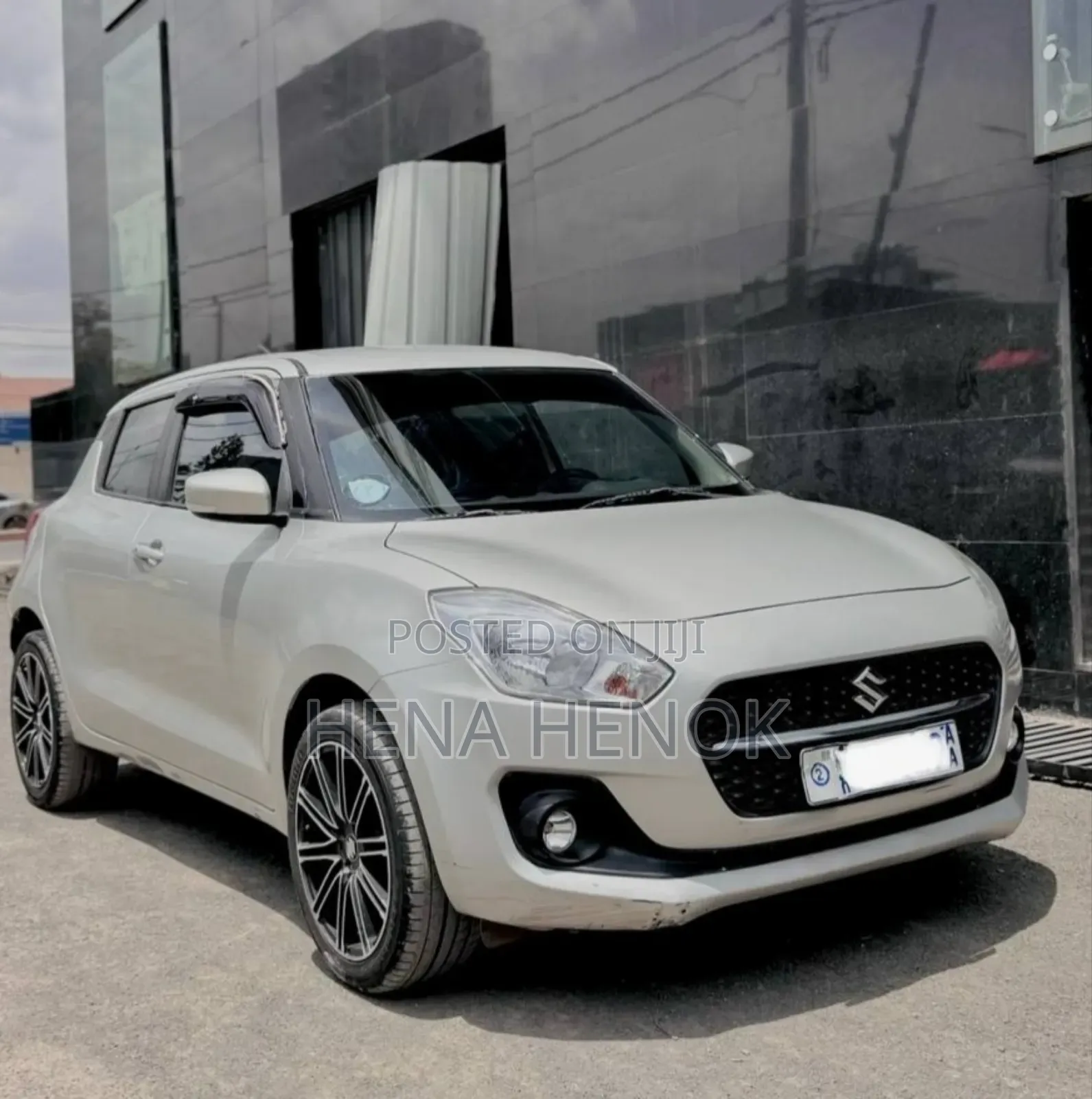 Suzuki Swift 2021 Silver