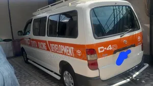 Toyota Grand HiAce 2008 White