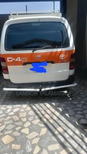 Toyota Grand HiAce 2008 White