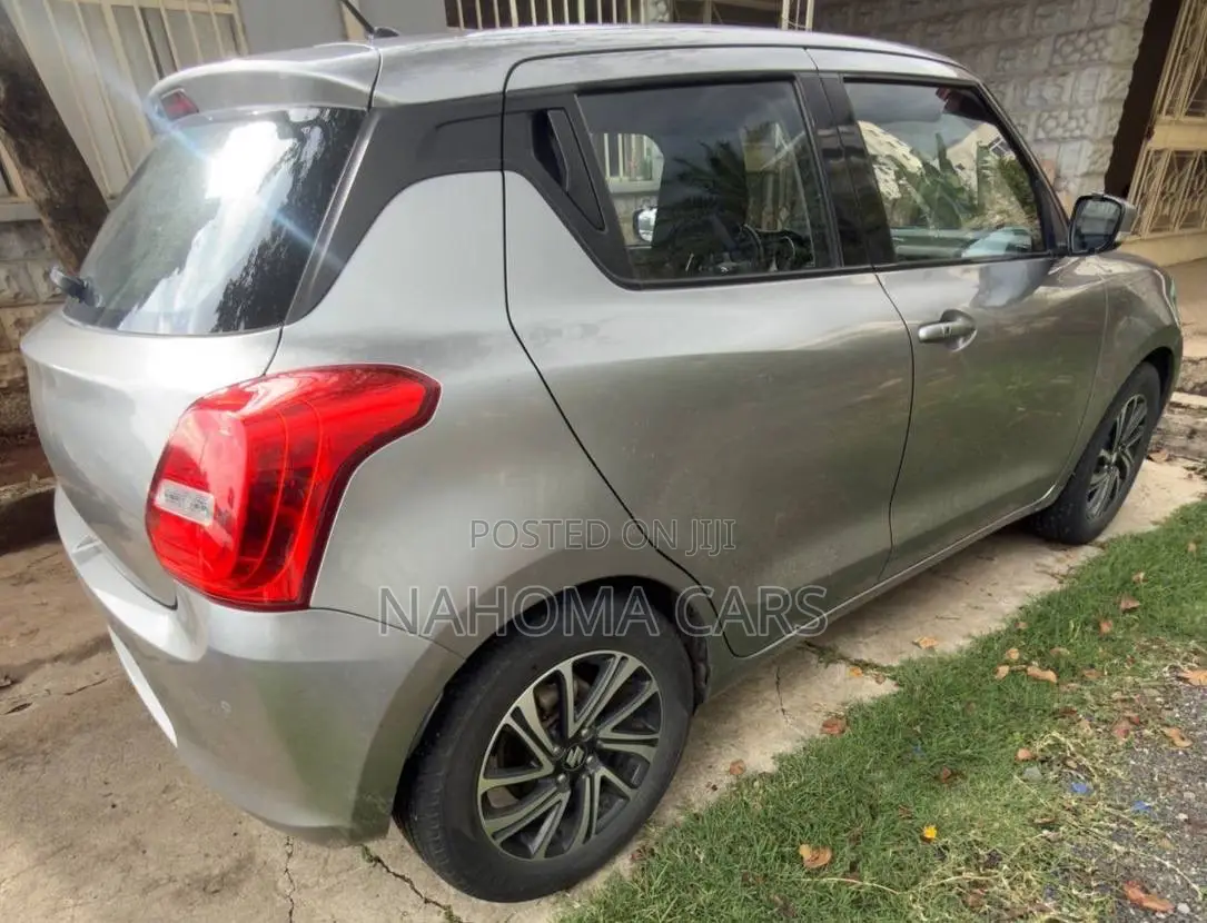 Suzuki Swift 2021 Silver