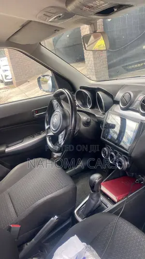 Suzuki Swift 2021 Silver