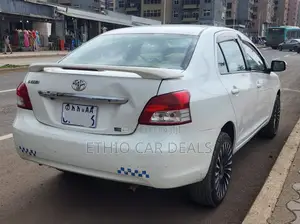 Toyota Yaris 2009 White