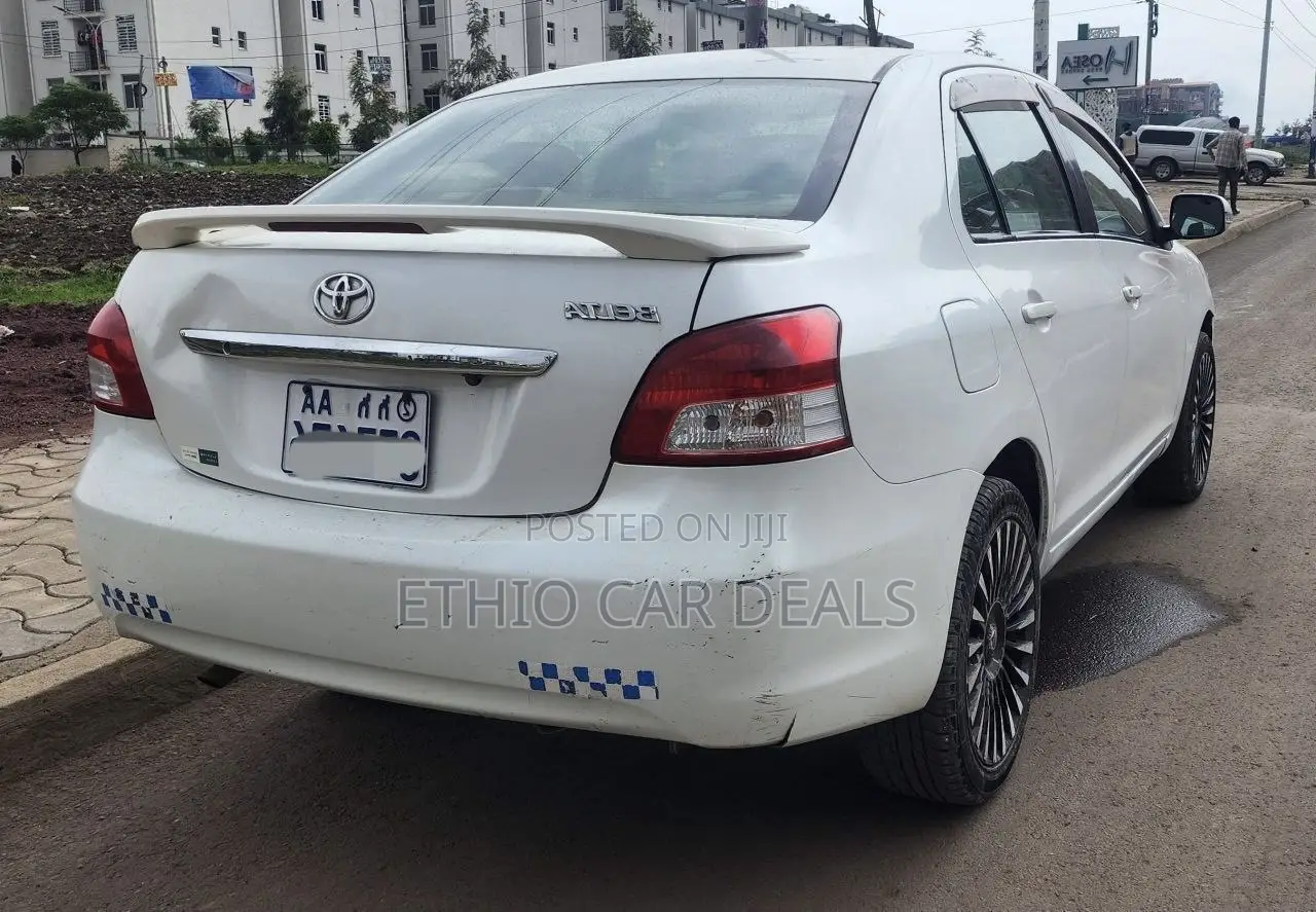 Toyota Yaris 2009 White