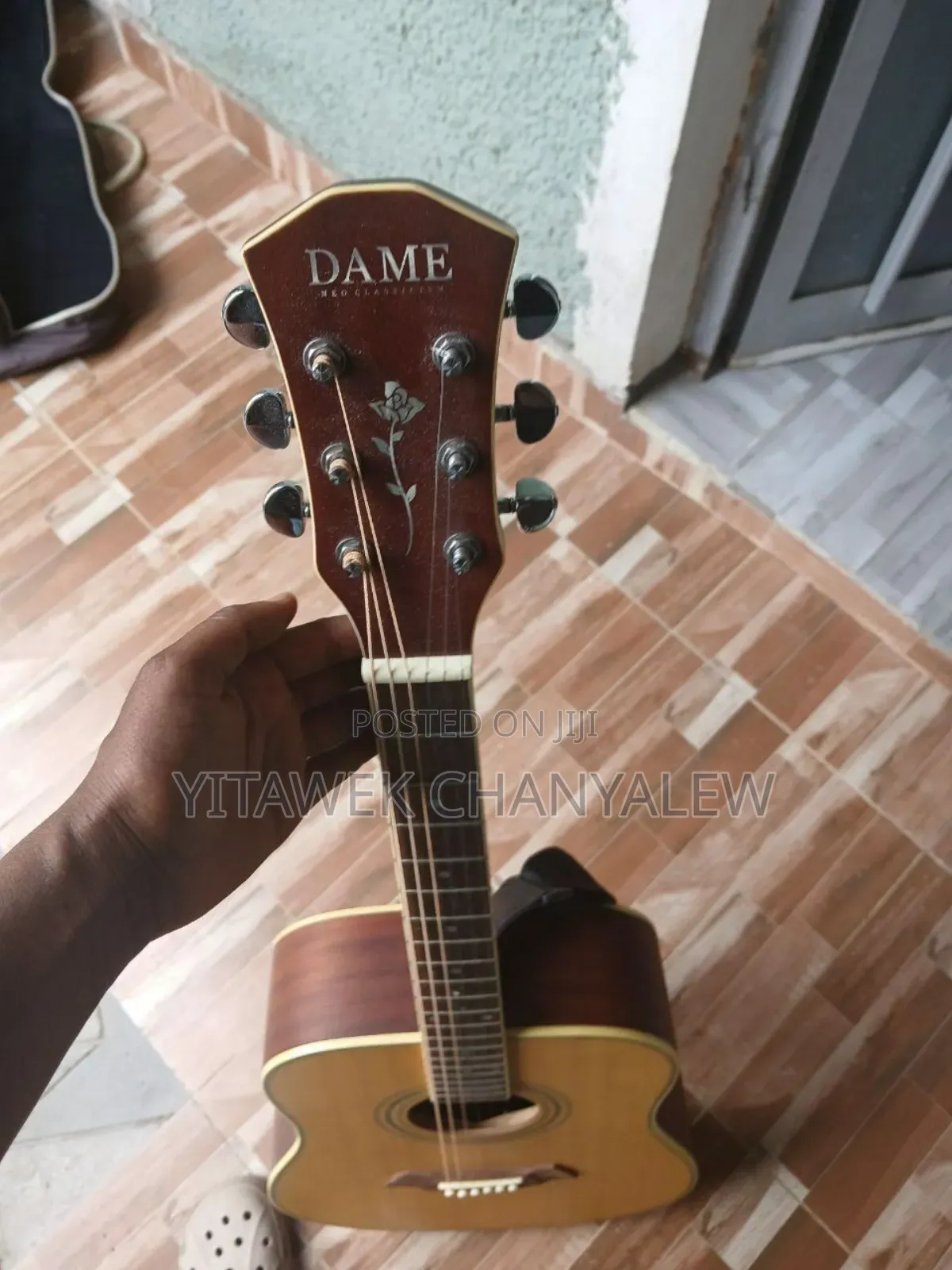 Dame Guitar