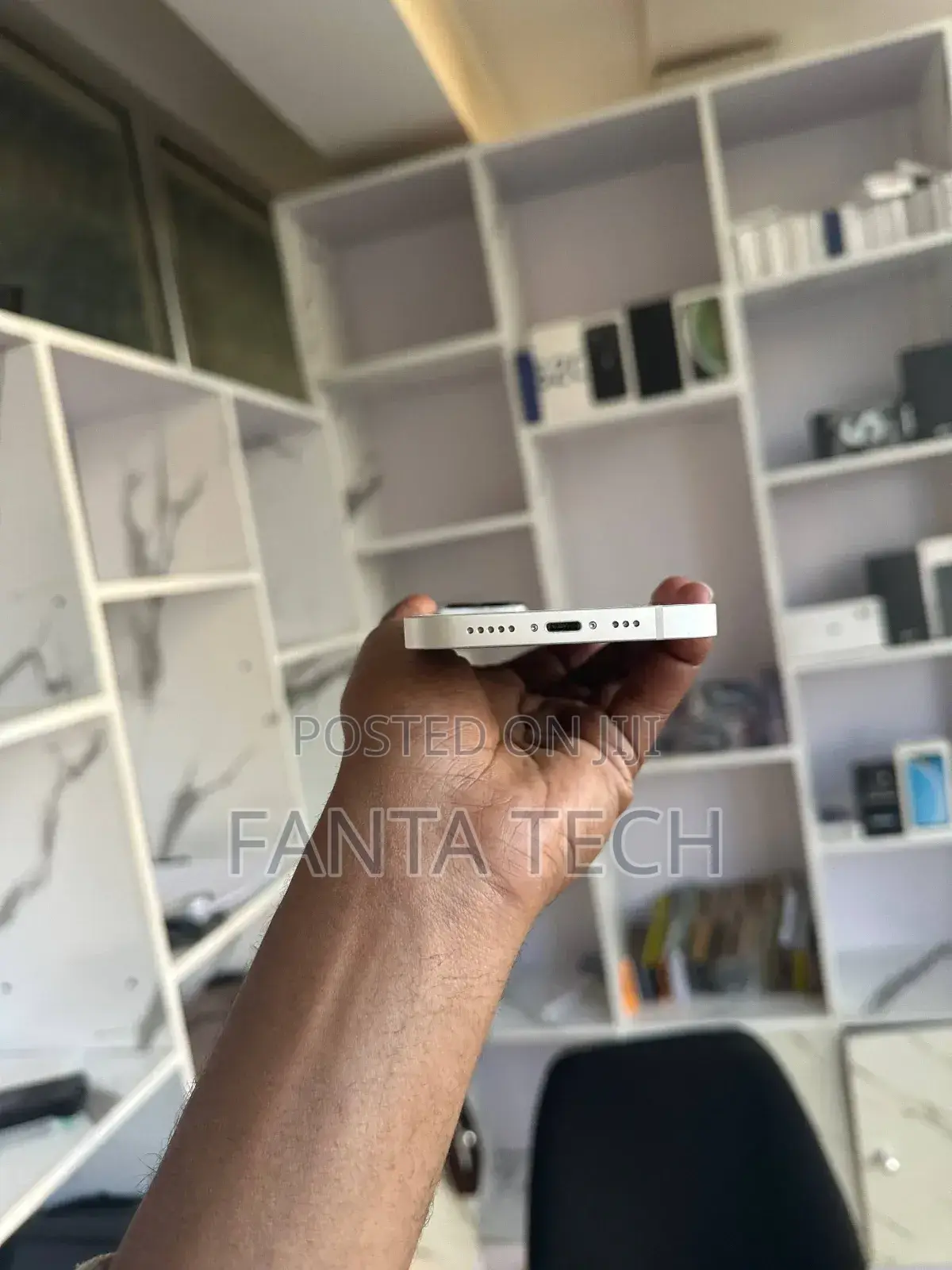 New Apple iPhone 13 128 GB White